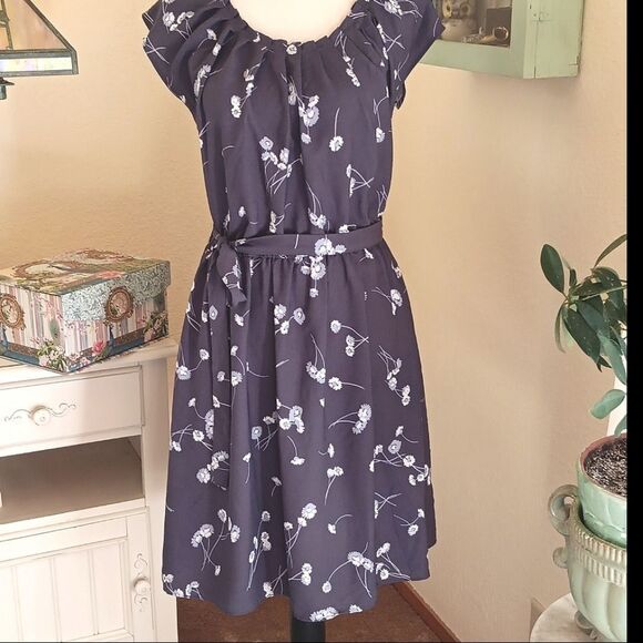 Lc Lauren Conrad Soft Woven Gray Dress. Romcom, Floral - Picture 2 of 13